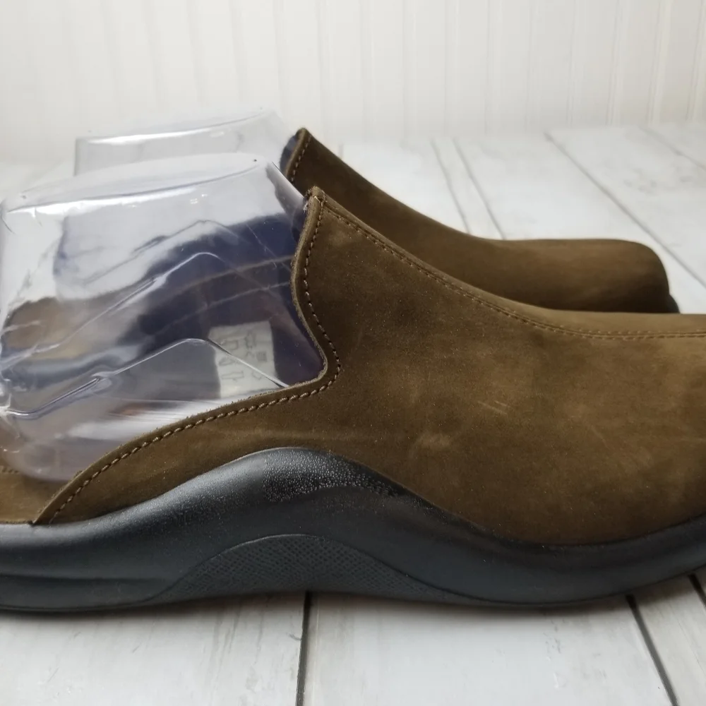 Hammacher Schlemmer Men's Walk On Air Suede Brown Indoor/Outdoor Slipper Mules